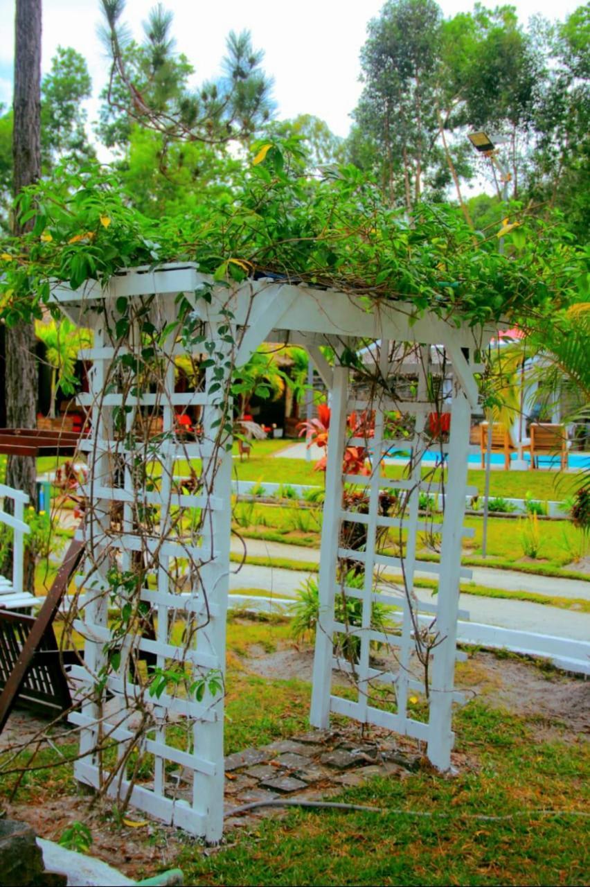 The Sanctuary Lodge Foulpointe 외부 사진